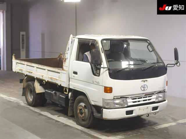 TOYOTA Dyna Truck