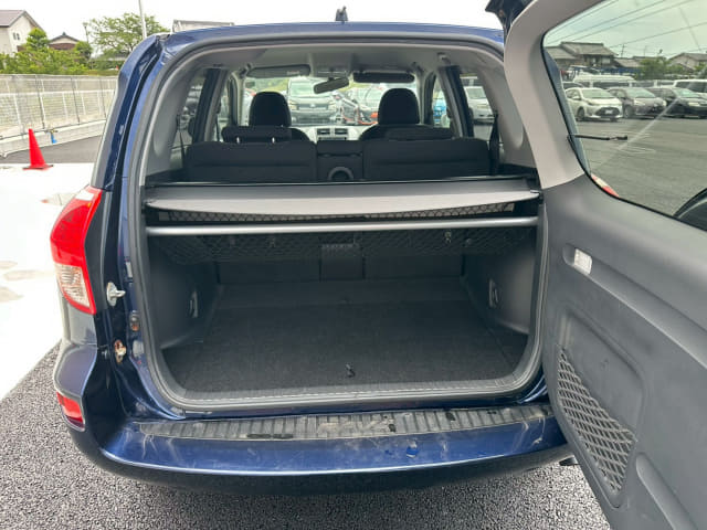 TOYOTA RAV4 thumbnail 28