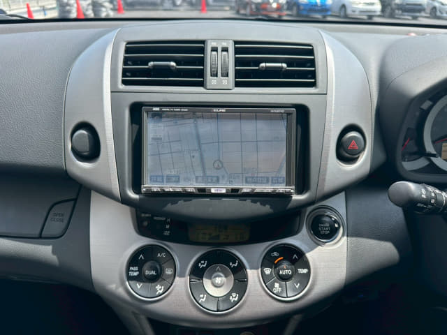 TOYOTA RAV4 thumbnail 36