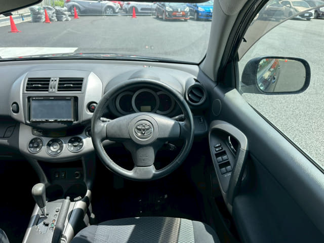 TOYOTA RAV4 thumbnail 32