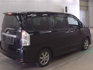 2010 TOYOTA Voxy