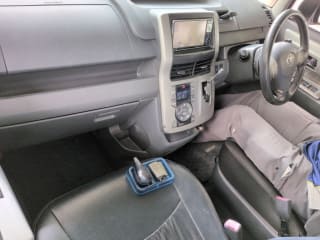 2010 TOYOTA Voxy