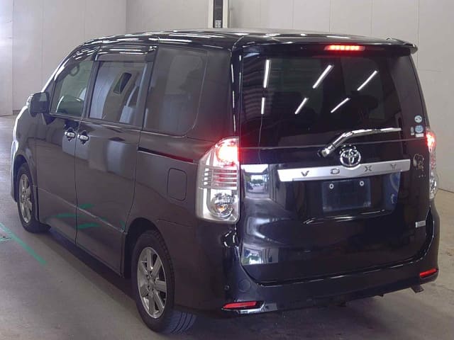 TOYOTA Voxy thumbnail 3