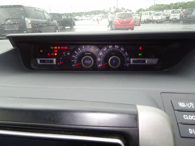 TOYOTA Noah thumbnail 63