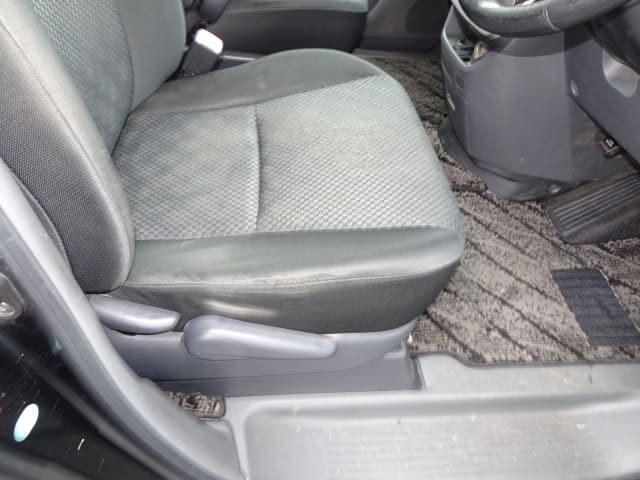 TOYOTA Noah thumbnail 47