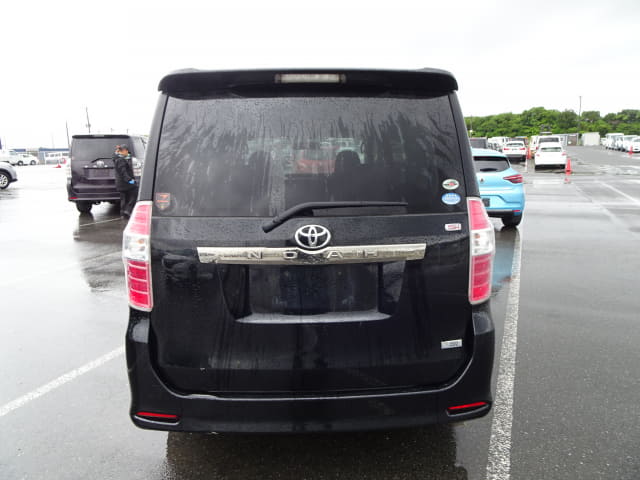 TOYOTA Noah thumbnail 68