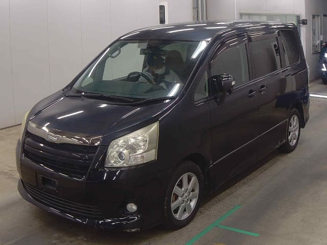 TOYOTA Noah thumbnail 56