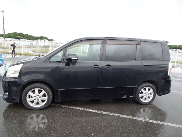 TOYOTA Noah thumbnail 66