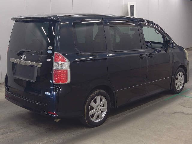 TOYOTA Noah thumbnail 57