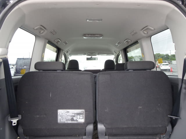 TOYOTA Noah thumbnail 24