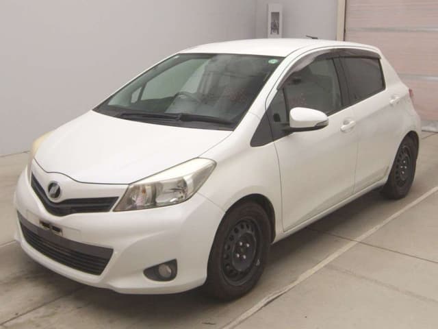 2011 TOYOTA Vitz
