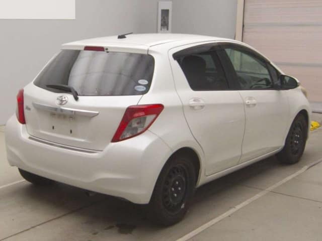 TOYOTA Vitz thumbnail 2