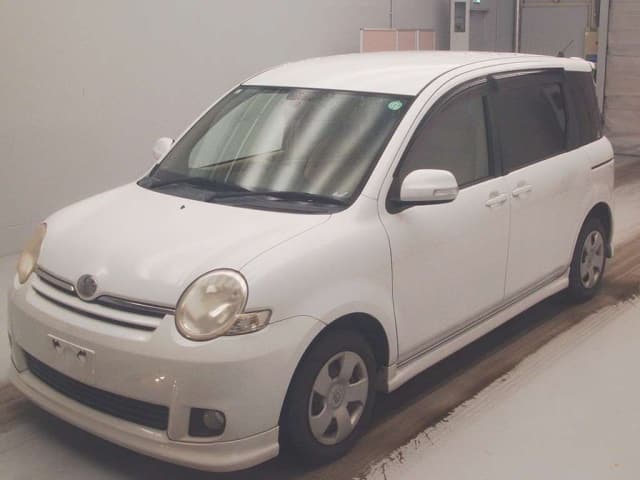 TOYOTA Sienta