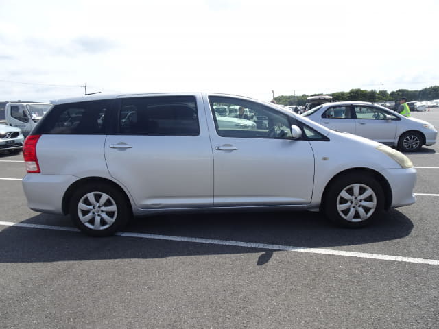 TOYOTA Wish thumbnail 6