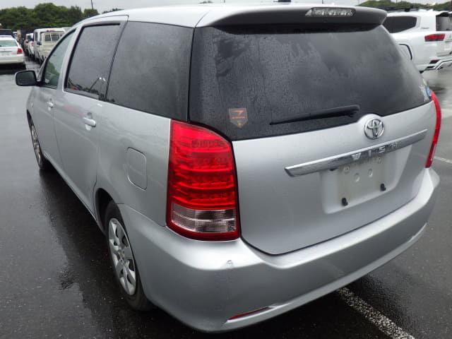 TOYOTA Wish thumbnail 3