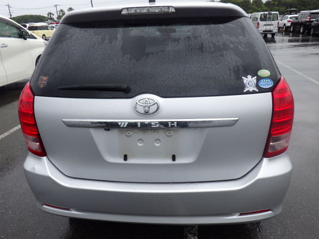 TOYOTA Wish thumbnail 4