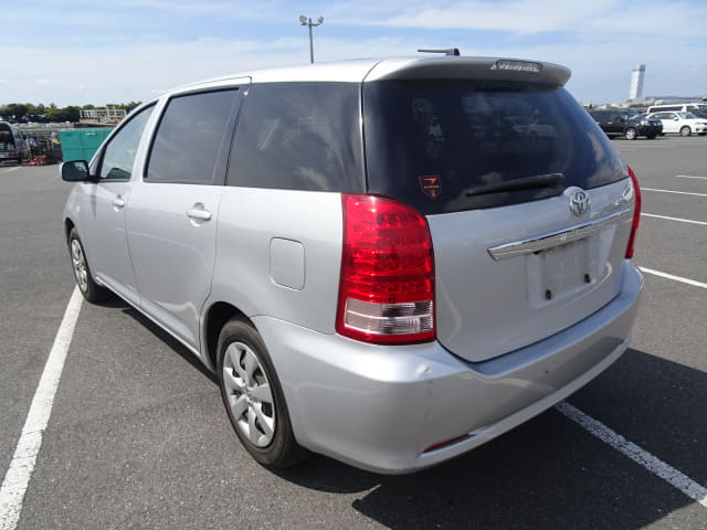 TOYOTA Wish thumbnail 3