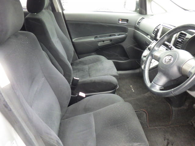 TOYOTA Wish thumbnail 25