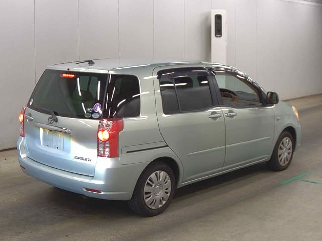 TOYOTA Raum thumbnail 2