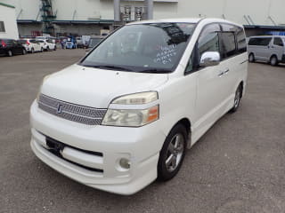 2005 TOYOTA Voxy