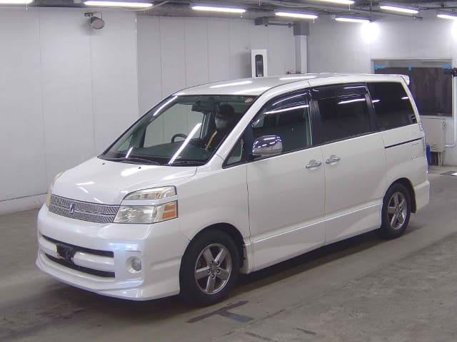 2005 TOYOTA Voxy