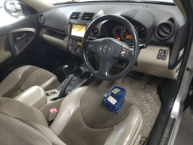 TOYOTA Vanguard thumbnail 3