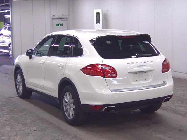 Porsche Cayenne thumbnail 3