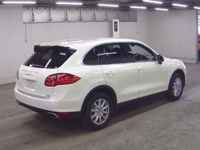 Porsche Cayenne thumbnail 2