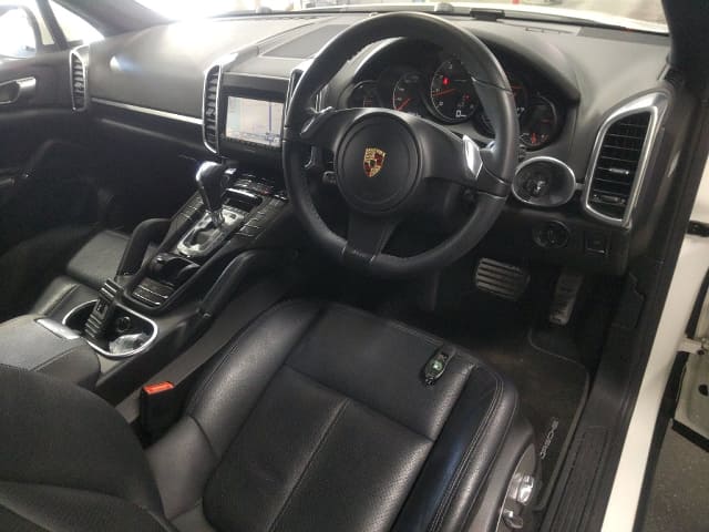 Porsche Cayenne thumbnail 4