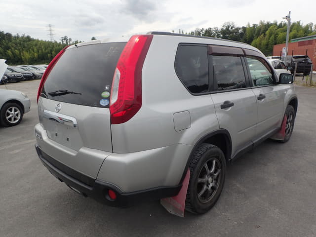 NISSAN X-Trail thumbnail 5