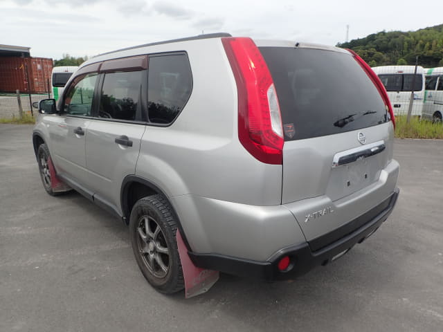NISSAN X-Trail thumbnail 3