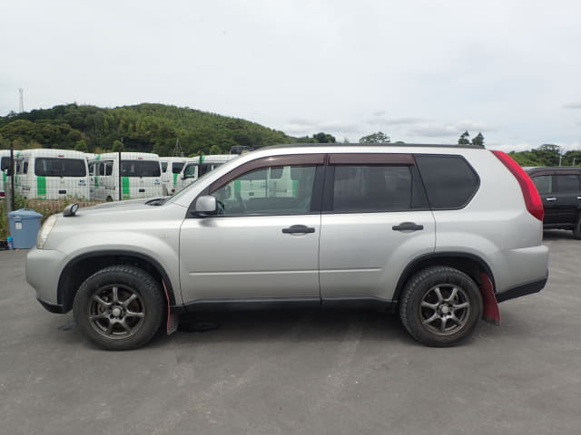 NISSAN X-Trail thumbnail 2