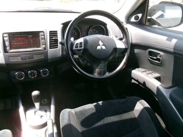 MITSUBISHI Outlander thumbnail 32