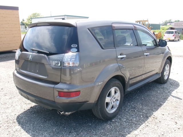 MITSUBISHI Outlander thumbnail 5