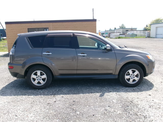 MITSUBISHI Outlander thumbnail 6