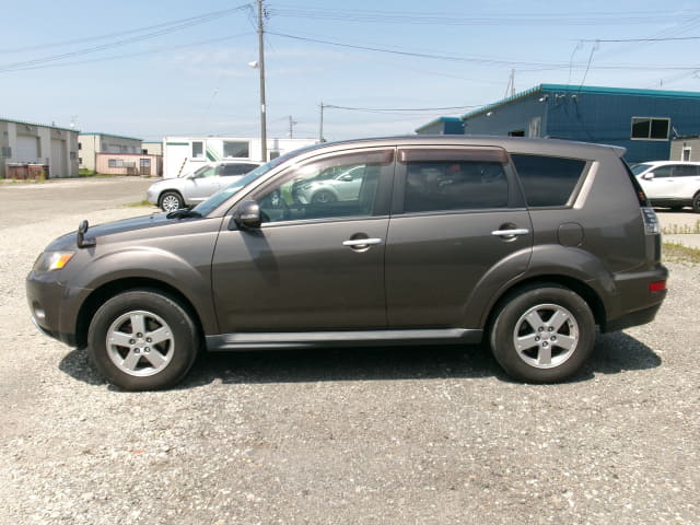MITSUBISHI Outlander thumbnail 2