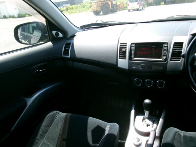 MITSUBISHI Outlander thumbnail 33