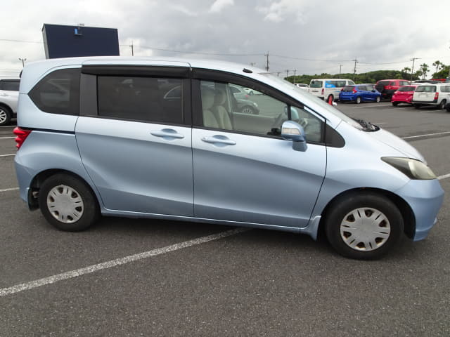HONDA Freed thumbnail 6