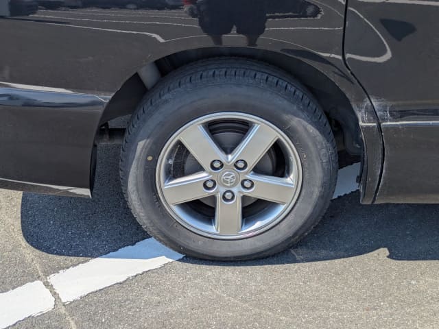 TOYOTA Voxy thumbnail 11