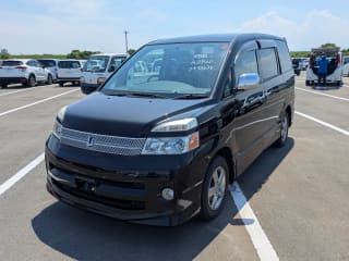 2005 TOYOTA Voxy