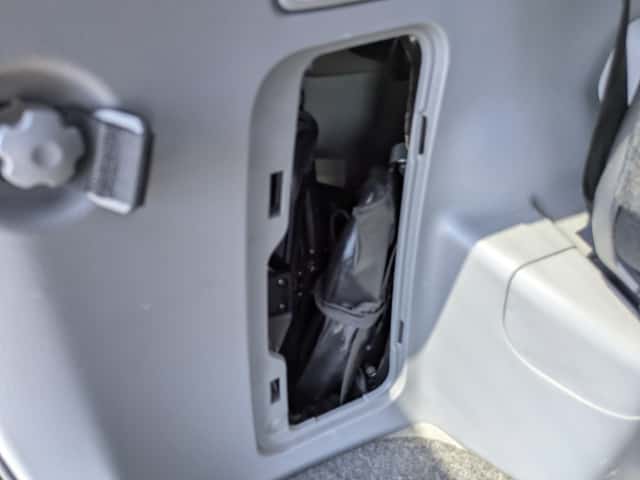 TOYOTA Voxy thumbnail 31