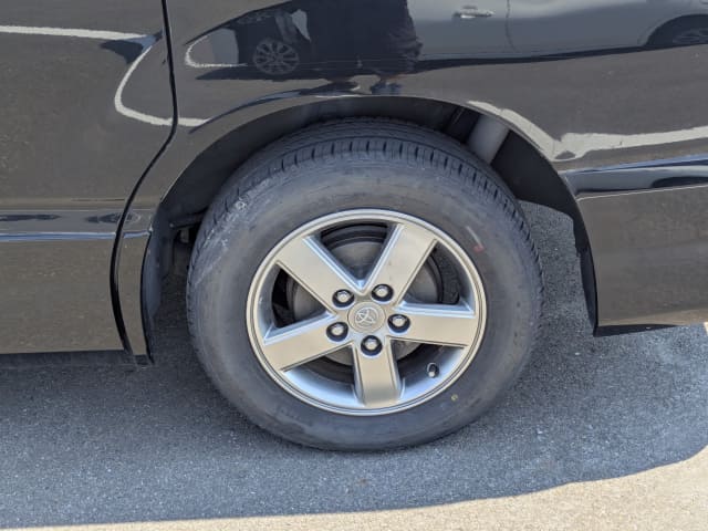 TOYOTA Voxy thumbnail 10