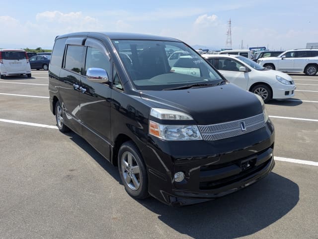 TOYOTA Voxy thumbnail 7