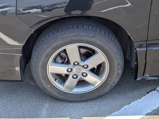 TOYOTA Voxy thumbnail 9
