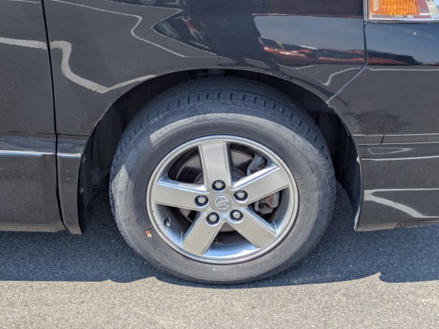 TOYOTA Voxy thumbnail 12