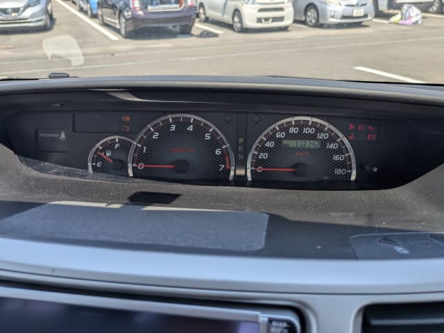 TOYOTA Voxy thumbnail 50