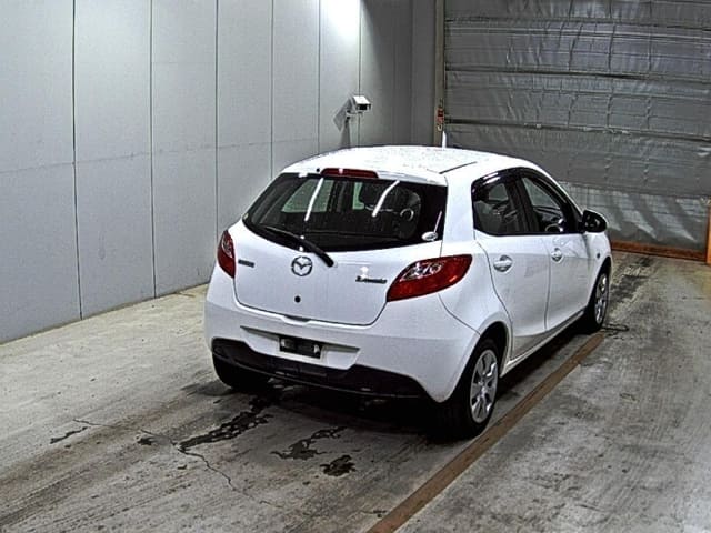 MAZDA Demio thumbnail 2