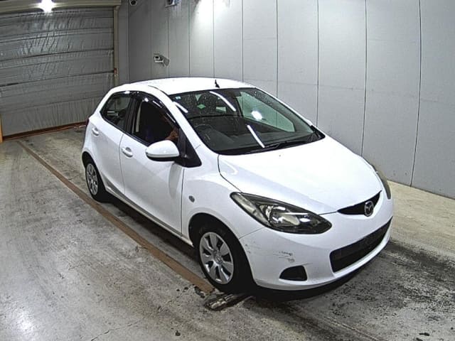 MAZDA Demio thumbnail 4