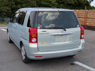 2004 TOYOTA Raum