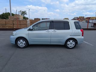 2004 TOYOTA Raum